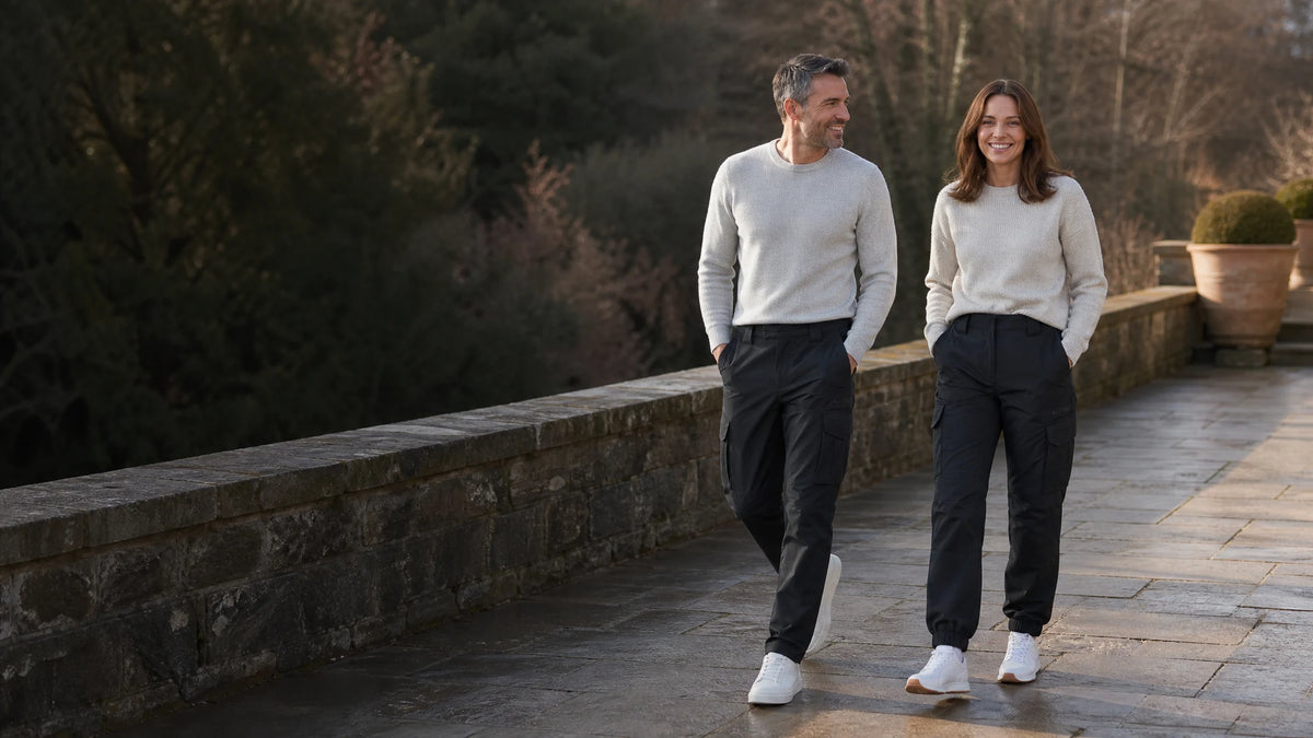 Duo femme et homme portant les modèles 9HEAT — Pantalons et leggings chauffants