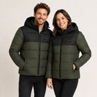Manteau chauffant 9HEAT Fjord 2 porté en duo, double commande sur la poitrine gauche