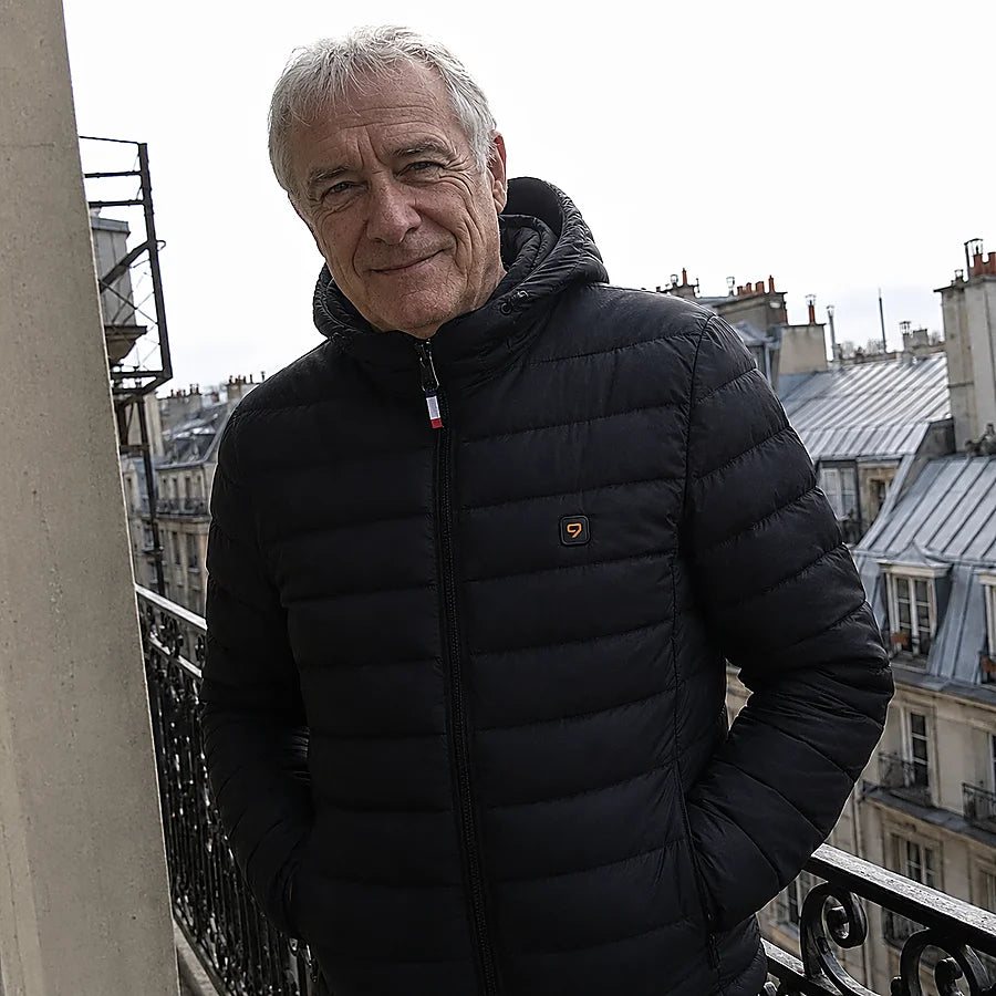 Client sur son balcon un matin d’hiver, doudoune chauffante Celsius 21