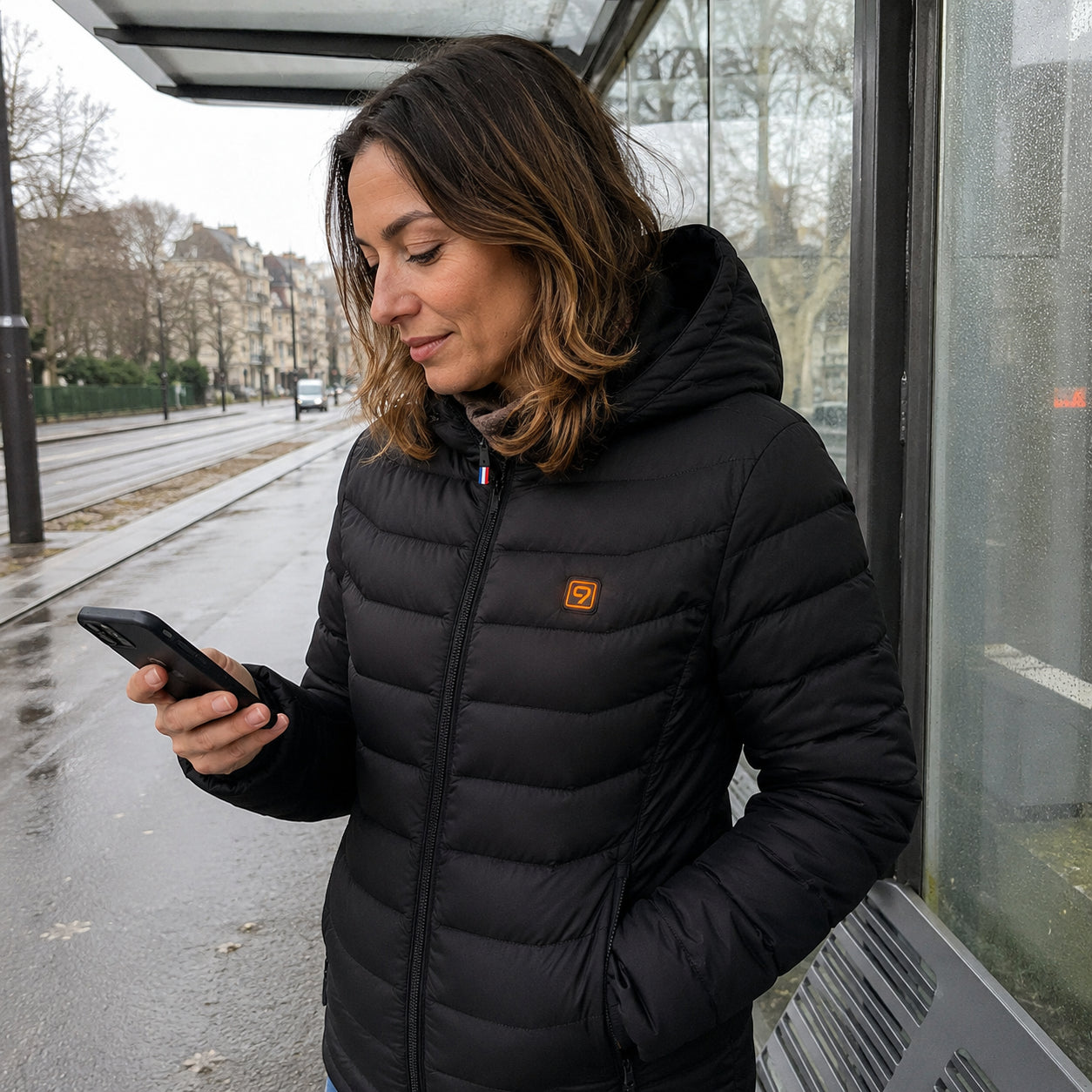 Doudoune chauffante 9HEAT portée pendant un trajet froid