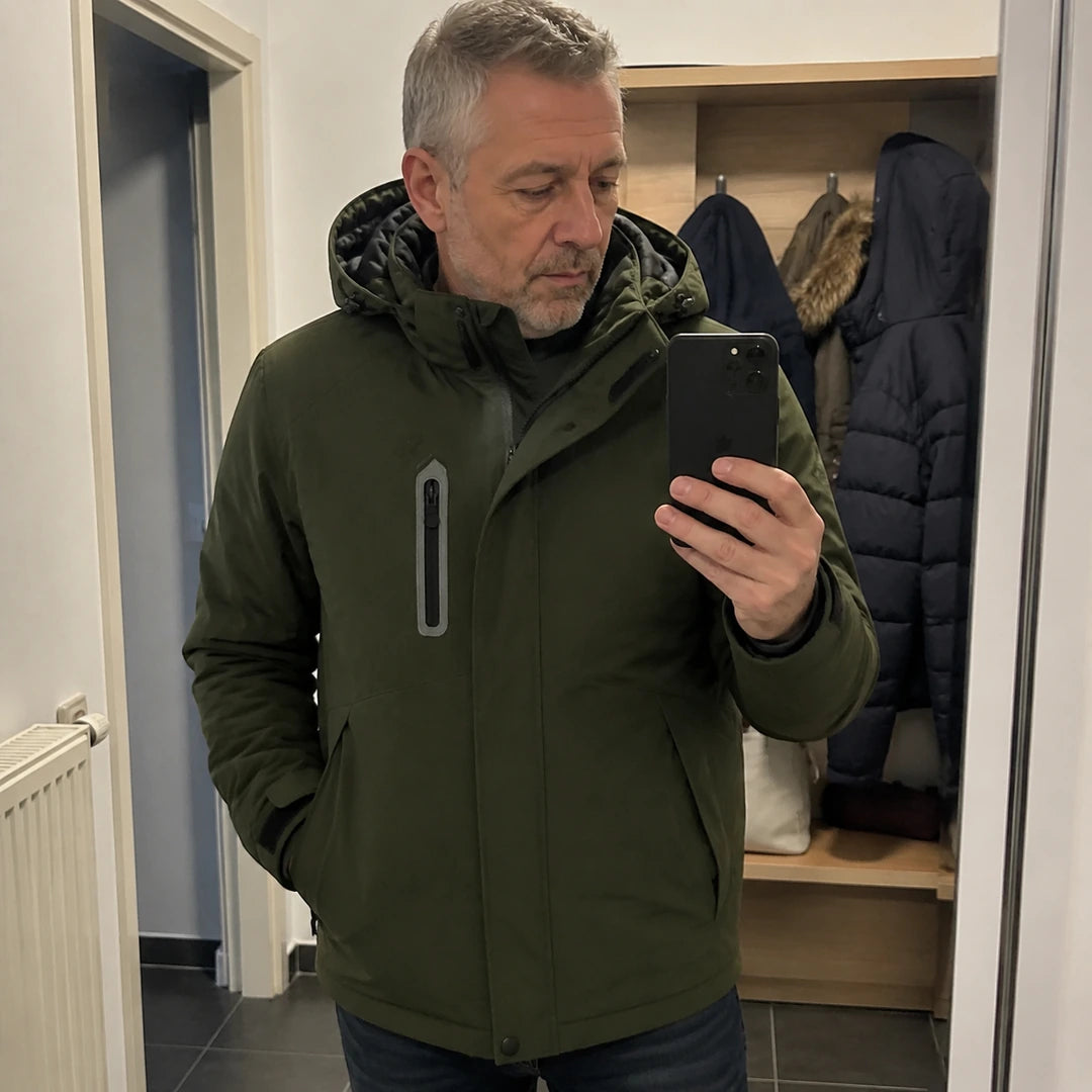Photo client portant 9HEAT Summit 9 - Parka chauffante Homme