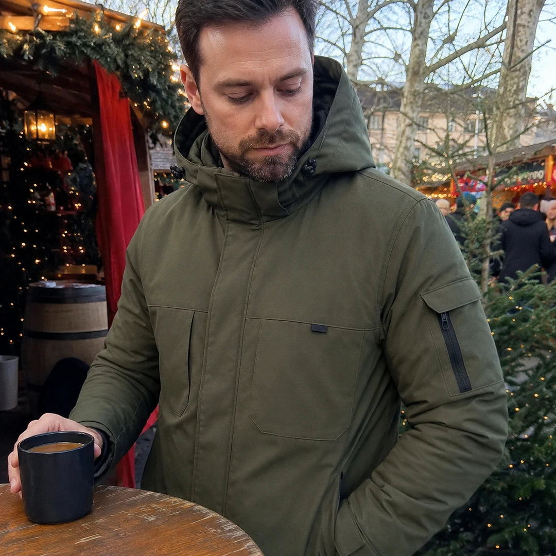 Photo client portant 9HEAT Alpine 50 - Parka chauffante Homme