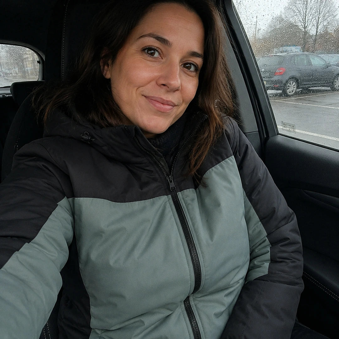 Photo client portant 9HEAT Shelter 5 - Parka chauffante Unisexe