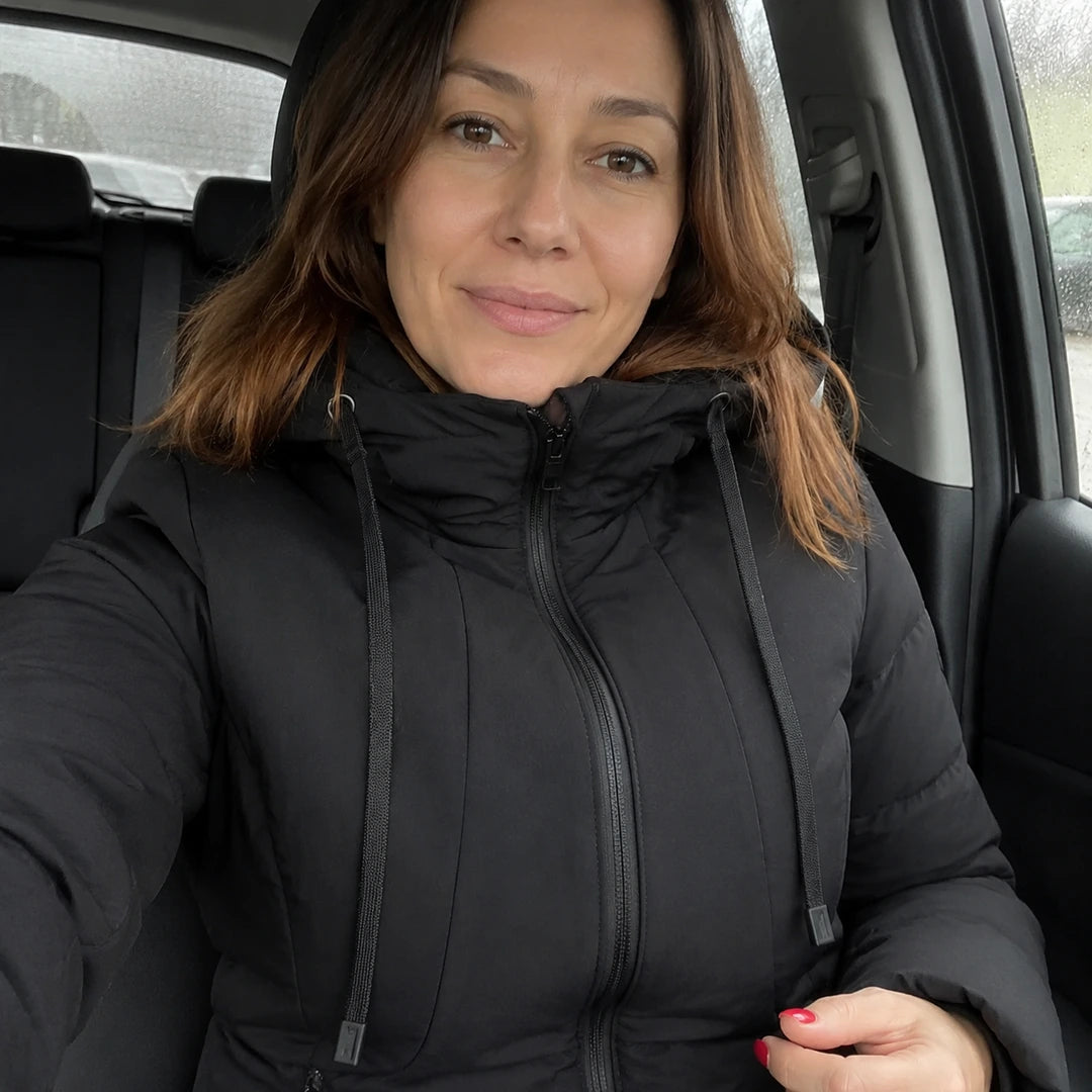 Photo client portant 9HEAT Apex 7 - Veste chauffante Femme